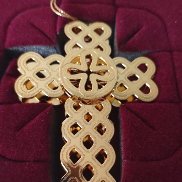 Baldwin 24kt Gold Finished Brass Golden Cross Vintage Christmas Ornament - Picture 3 of 3